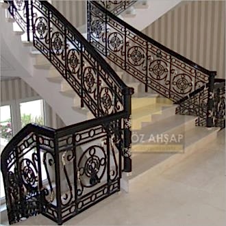 Demir Üstü Küpeşte