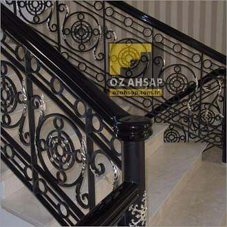 Siyah Lake Küpeşte